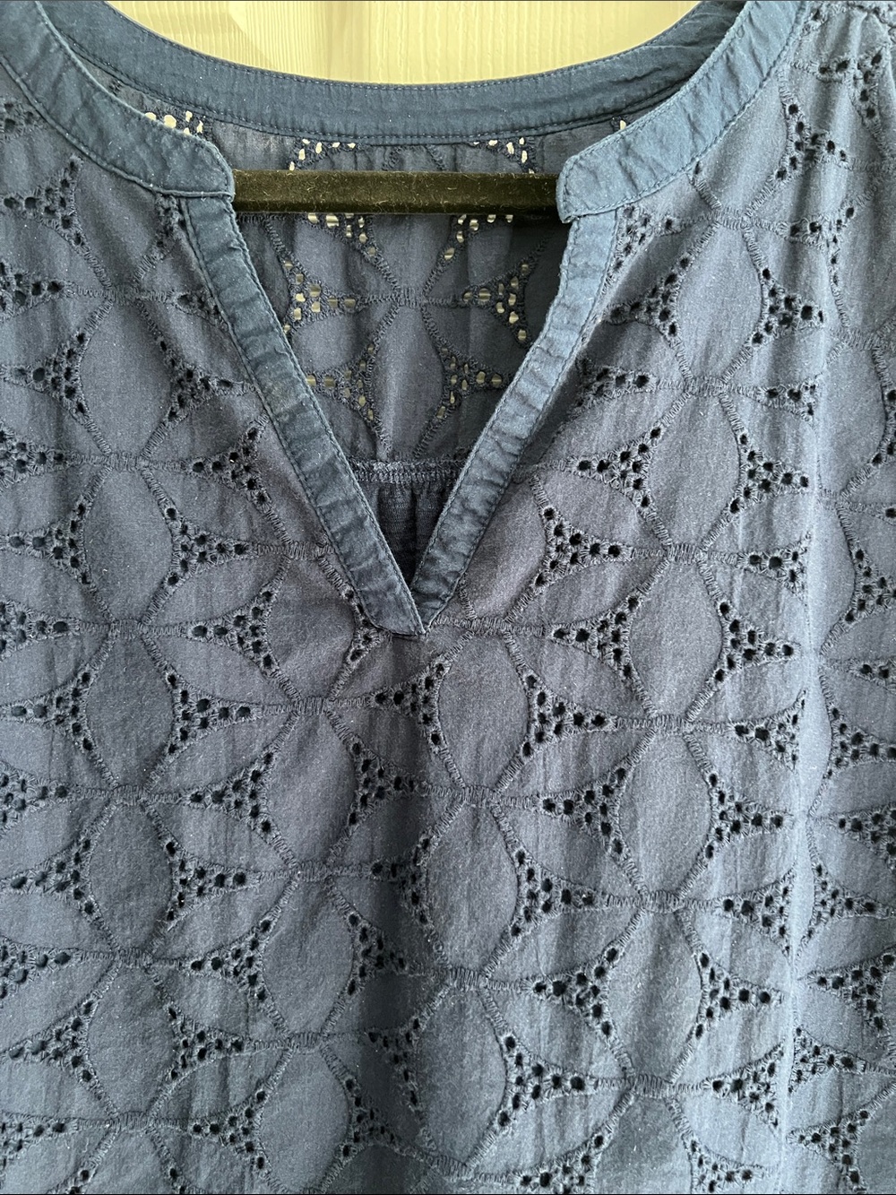 Navy Eyelet cotton Short-Sleeve Tunic with Split V-Neck - Picture 2 of 2